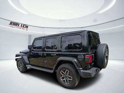 New 2026 Jeep Wrangler Unlimited Sahara AWD/4WD image 5