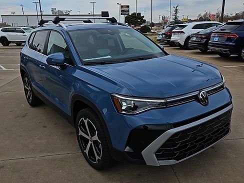 New 2026 Volkswagen Taos SEL image 3