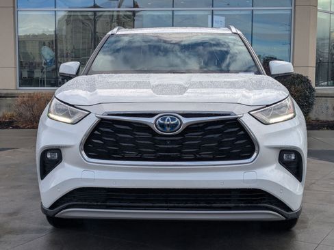 Used 2023 Toyota Highlander Platinum image 10