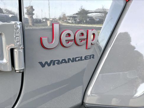 Used 2020 Jeep Wrangler Rubicon AWD/4WD image 17