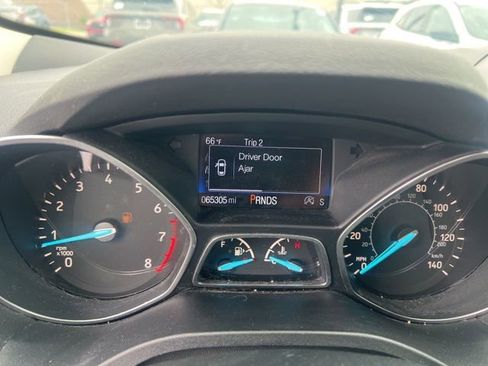 Used 2017 Ford Escape SE w/ Equipment Group 201A FWD image 21