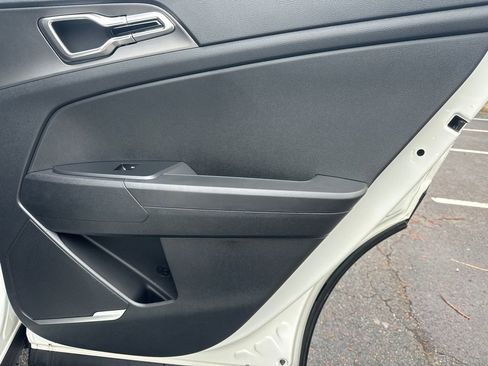 New 2026 Kia Sportage LX image 16