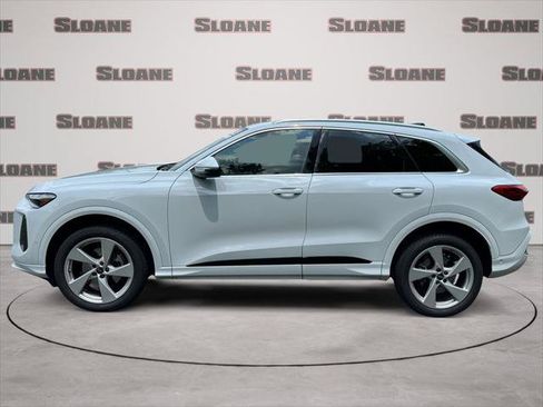 Certified 2025 Audi Q5 Premium Plus w/ Premium Plus AWD/4WD image 2