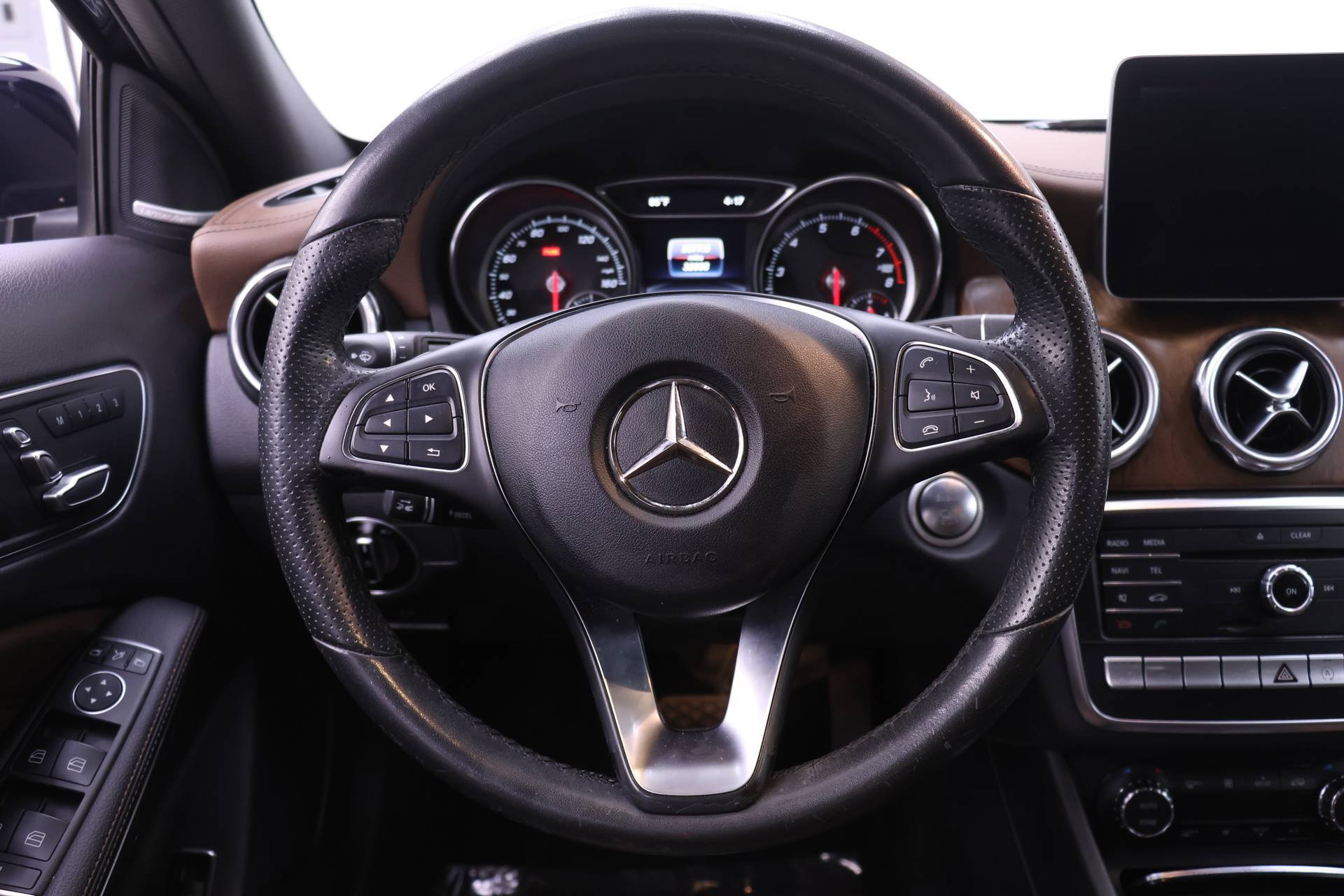 Used 2018 Mercedes-Benz GLA 250 4MATIC image 18