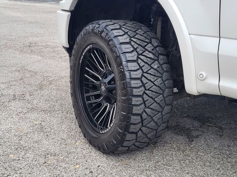 Used 2019 Ford F150 Platinum w/ Equipment Group 701A Luxury image 34