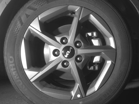 Used 2025 Kia K4 LXS image 13