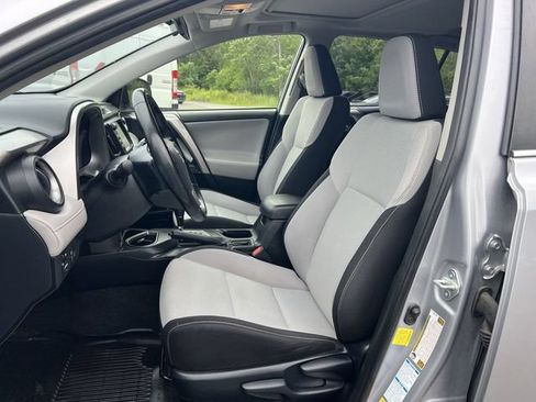 Used 2018 Toyota RAV4 XLE w/ Convenience Package AWD/4WD image 23