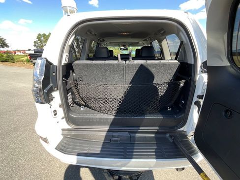 Used 2016 Lexus GX 460 Luxury image 30