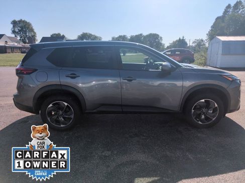 Used 2024 Nissan Rogue SV image 7