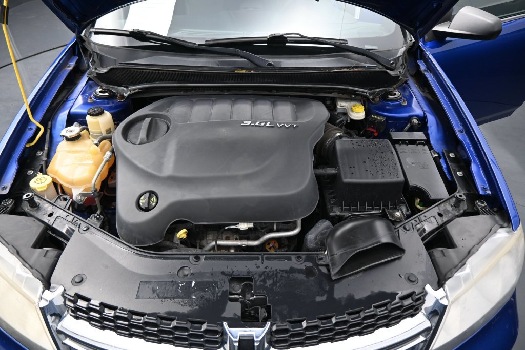 Used 2013 Dodge Avenger SE FWD image 27