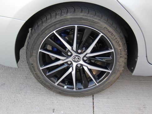Used 2022 Toyota Camry SE FWD image 30