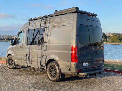 Used 2021 Mercedes-Benz Sprinter 2500 image 5