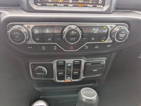 Used 2023 Jeep Gladiator Overland AWD/4WD image 20