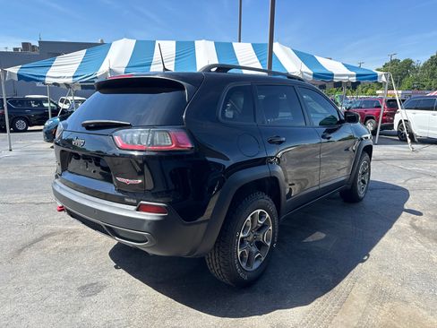 Used 2020 Jeep Cherokee Trailhawk w/ Cold Weather Group AWD/4WD image 5