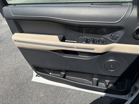 Used 2024 Ford Expedition Max Limited RWD image 23