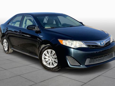 Used 2012 Toyota Camry LE image 2