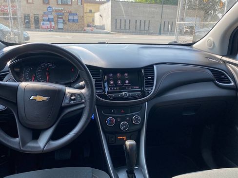 Used 2021 Chevrolet Trax LS FWD image 15