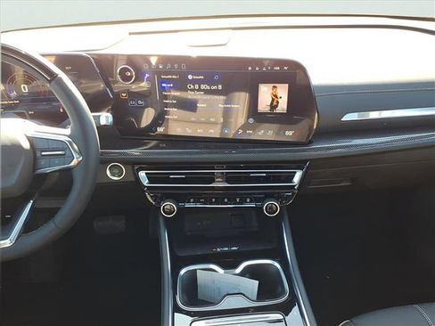 New 2026 Chevrolet Traverse High Country w/ LPO, Floor Liner Package image 13