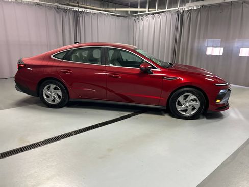 Used 2025 Hyundai Sonata SE FWD image 8