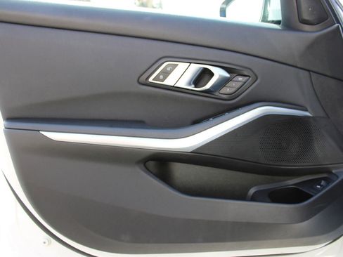 Used 2020 BMW 330i Sedan w/ Convenience Package image 10