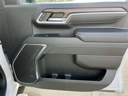 Used 2024 Chevrolet Silverado 2500 LT image 20