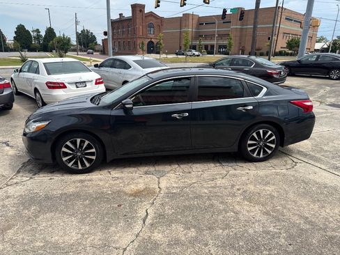 Used 2016 Nissan Altima 2.5 SL w/ 2.5 Technology Package image 7