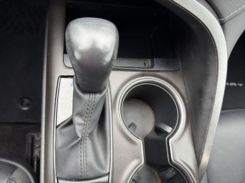Used 2022 Toyota Camry XSE FWD image 31