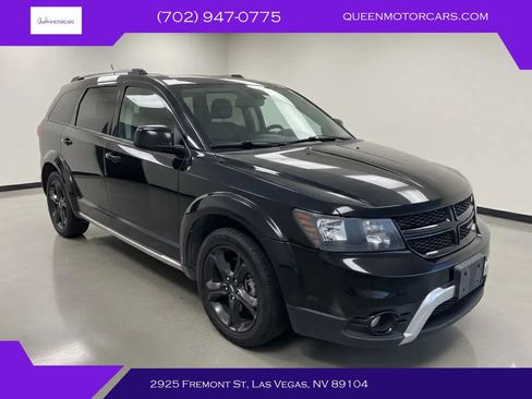 Used 2019 Dodge Journey Crossroad FWD image 1