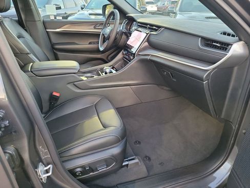 New 2025 Jeep Grand Cherokee L Limited w/ Luxury Tech Group II image 14