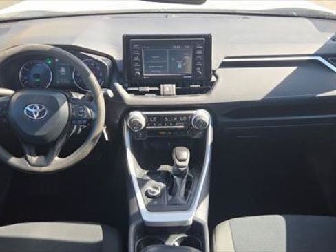 Used 2021 Toyota RAV4 LE AWD/4WD image 24