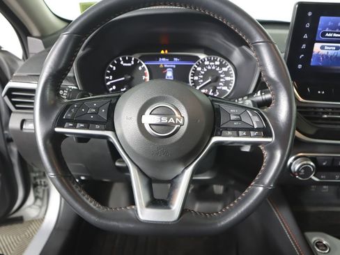 Used 2023 Nissan Altima 2.5 SR w/ SR Premium Package AWD/4WD image 10