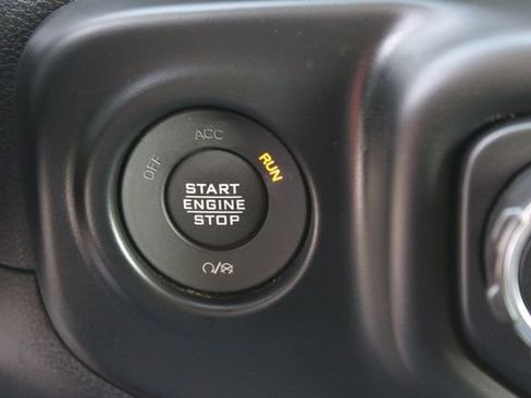Used 2021 Jeep Gladiator Sport AWD/4WD image 25
