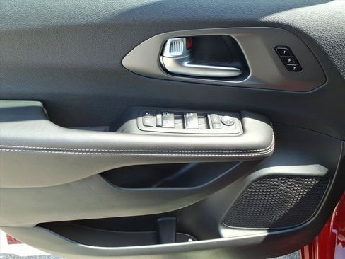 New 2027 Chrysler Pacifica Limited AWD/4WD image 19