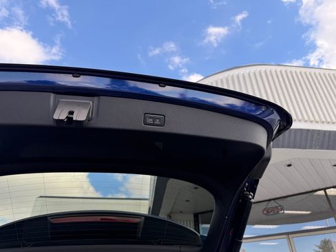 Used 2023 Audi Q4 e-tron Prestige image 13