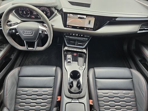 Used 2022 Audi RS e-tron GT image 25