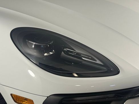 New 2026 Porsche Macan image 15