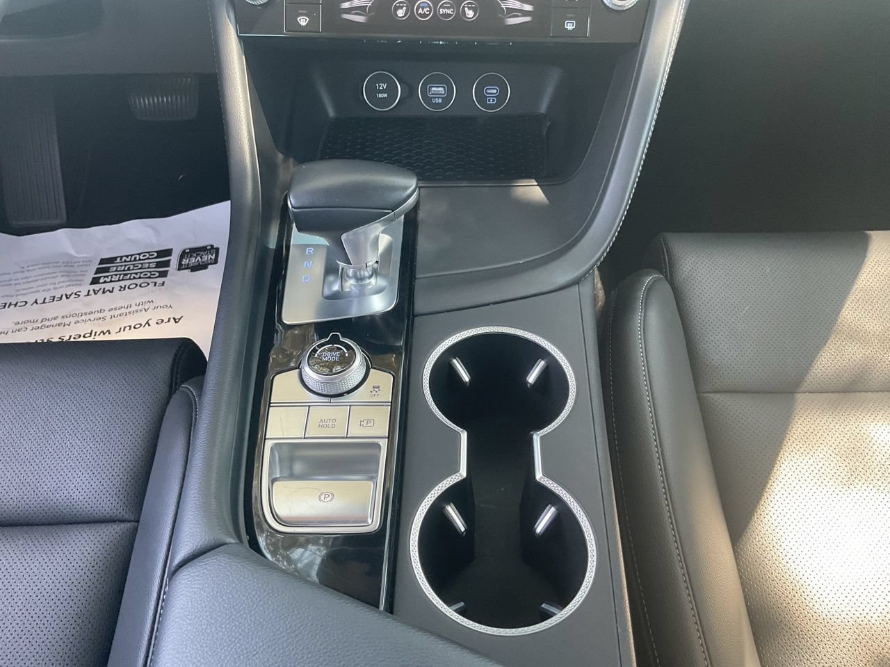 Used 2025 Genesis G70 2.5T RWD image 16