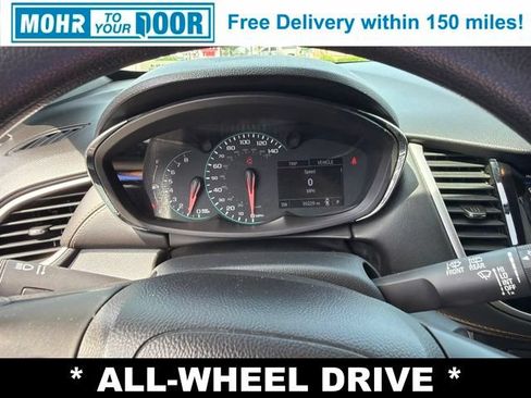 Used 2021 Chevrolet Trax LT AWD/4WD image 17