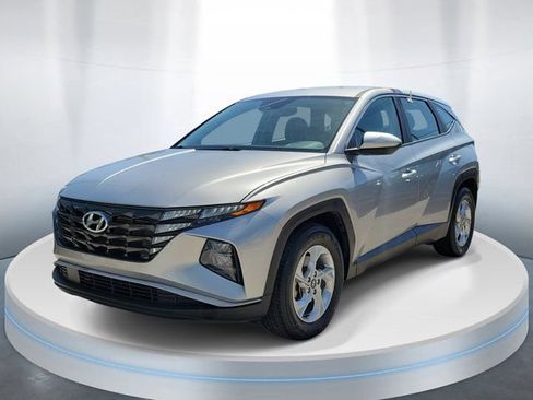 Used 2024 Hyundai Tucson SE FWD image 2