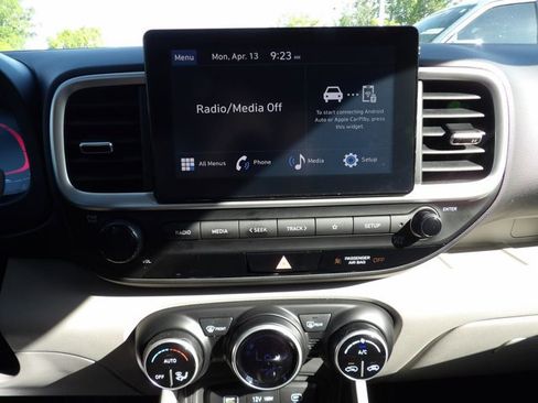 Used 2023 Hyundai Venue SEL FWD image 20