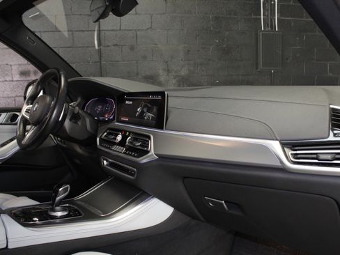 Used 2023 BMW X5 xDrive40i w/ M Sport Package AWD/4WD image 48