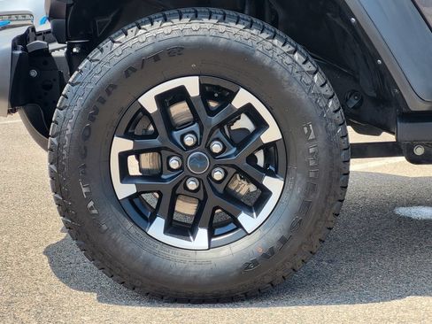 Used 2024 Jeep Wrangler Unlimited Rubicon 4xe AWD/4WD image 11