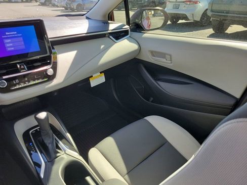 Used 2026 Toyota Corolla LE image 3