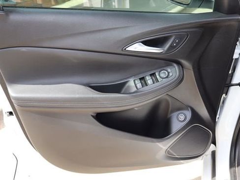 Used 2020 Buick Encore GX Select w/ Sport Touring Package FWD image 18