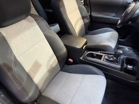 Used 2021 Toyota Tacoma TRD Sport image 44