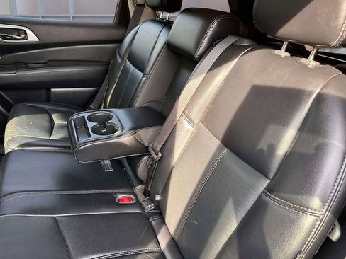 Used 2020 Nissan Pathfinder SL AWD/4WD image 15