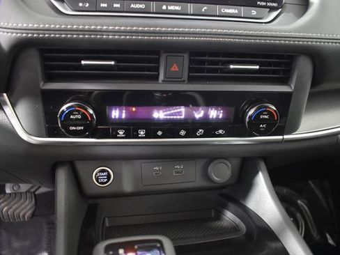 Certified 2023 Nissan Rogue SV image 23