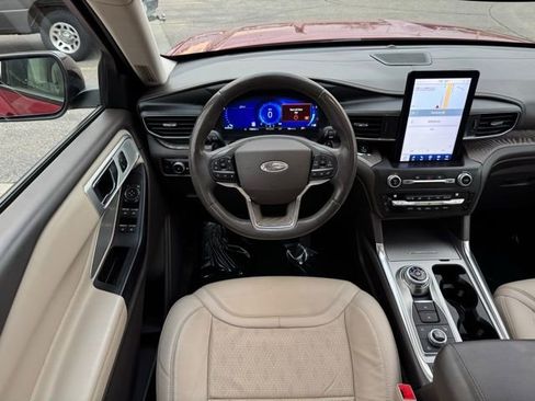 Certified 2020 Ford Explorer Platinum w/ Premium Technology Package AWD/4WD image 5