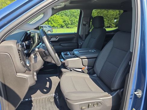 Used 2024 Chevrolet Silverado 1500 LT AWD/4WD image 19