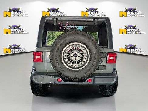 Used 2020 Jeep Wrangler Unlimited Sahara w/ Dual Top Group AWD/4WD image 5